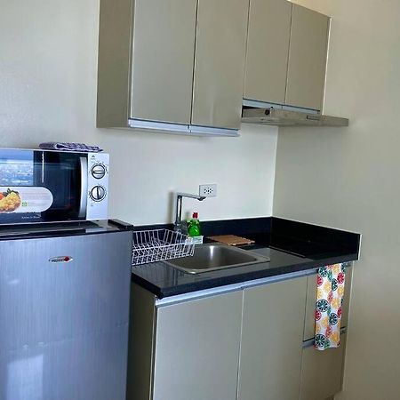 Makati Penthouse With Stunning City Skyline View Манила Екстериор снимка
